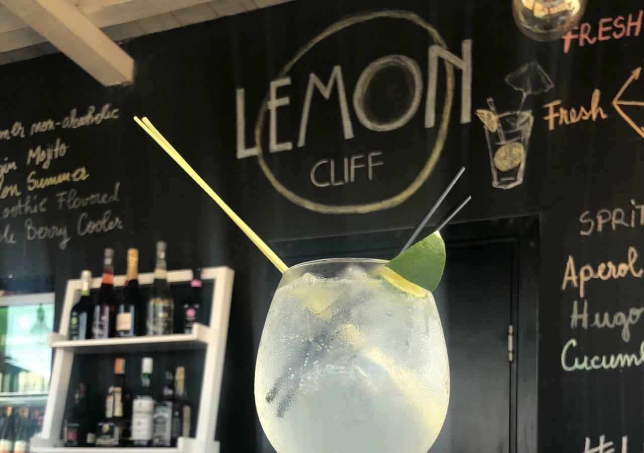 Lemon Cliff Luxury B&B Mamaia Exterior photo